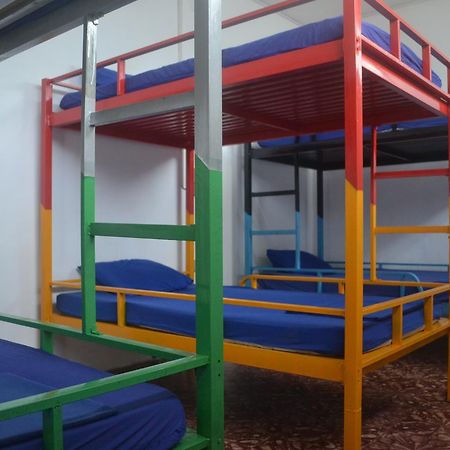 Hostel Here Be Dragons Battambang Exterior foto